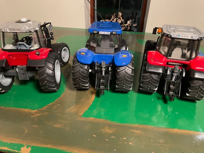 Toy tractor
