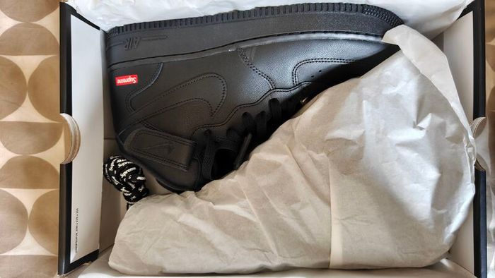 Supreme Nike Air Force Mid Black 42.5 New