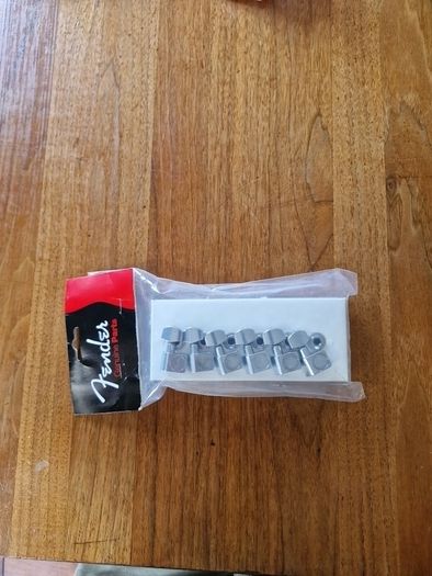 Fender American standard tuning heads