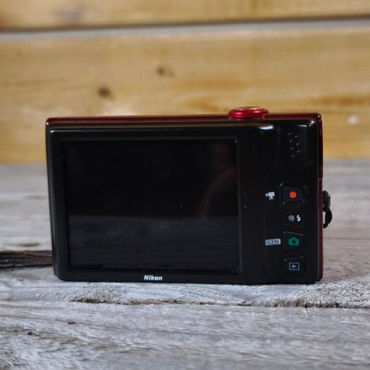 nikon coolpix s6100 digital camera 16MP boxed metallic red
