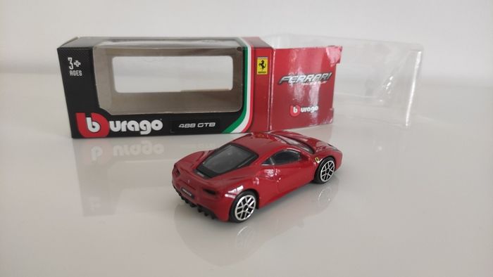 Burago Ferrari 488 GTB, used, mint.
