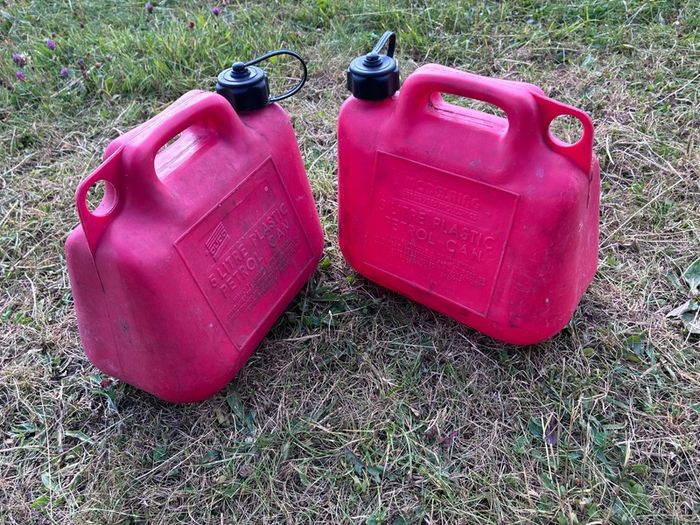 2 x 5L petrol cans