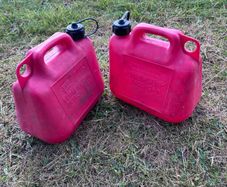 2 x 5L petrol cans