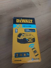 Dewalt dcb184b 5Ah Bluetooth battery
