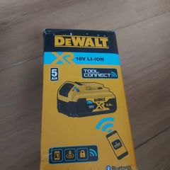 Dewalt dcb184b 5Ah Bluetooth battery