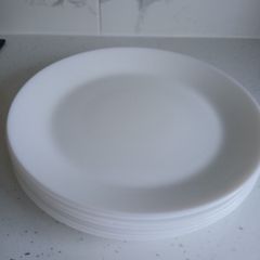 8 Dinner Plates