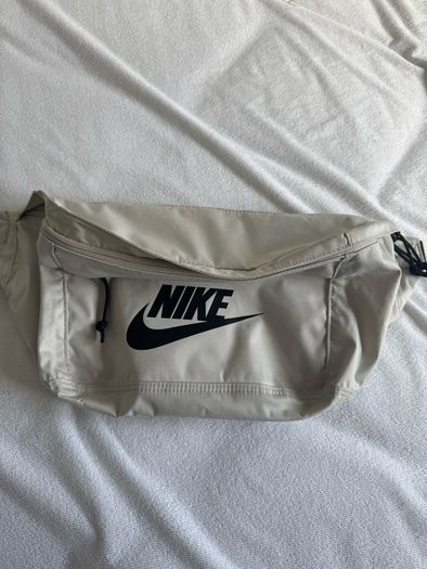 Nike Tech Hip Pack
