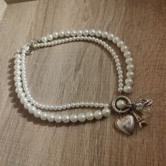 pearl necklace