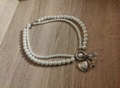 pearl necklace