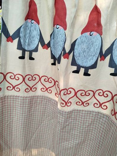 4 x Small Curtains