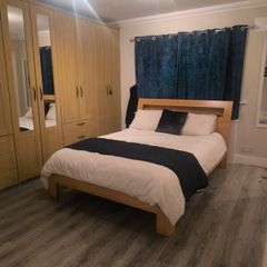 King size bed