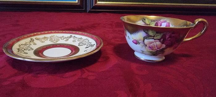 For Collectors Vintage Mixed Royal Chelsea Golden Rose And Aynsley Fine Bone China Gold Gilt Cabinet Dou Teacup And Saucer Set Made In England
