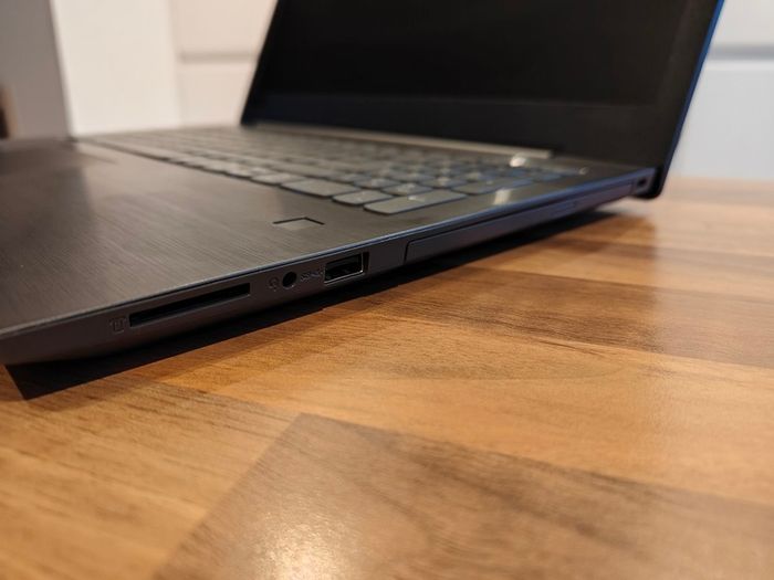 Lenovo V330 Laptop | i5 | 8GB | 256GB | 15.6" | DVD | Win11