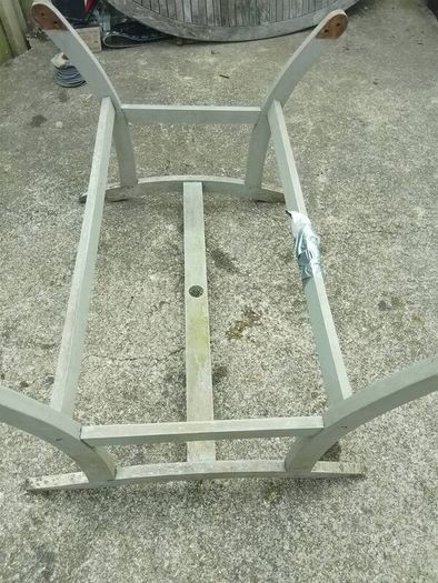 garden table and chairs