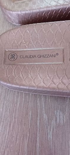 Claudia Gizzani Sliders UK3