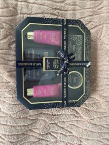 Baylis & Harding gift box, never opened