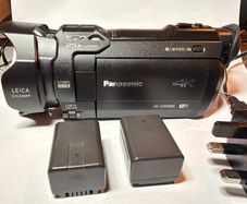 Panasonic VXF990 4K , touchscreen, 2 batteries