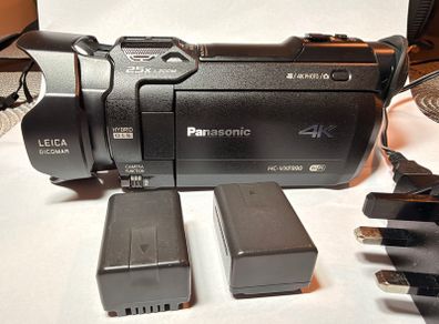 Panasonic VXF990 4K , touchscreen, 2 batteries