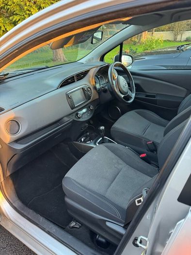 Toyota Yaris up