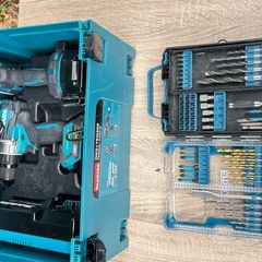 Like new!! Combi drill XGT and Impact driver XGT