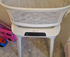 Crib/ sleep bassinet 4moms/Uppababy Soma