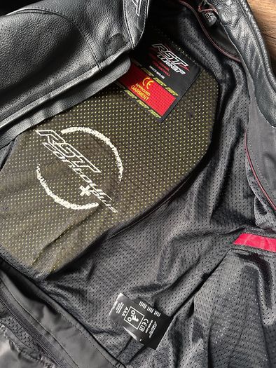 RST motorcycle uniform
