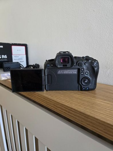 Canon EOS R6 Mirrorless Camera Body