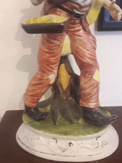 vintage capadimonte figure