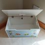 Childs storage trunk Image 2
