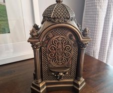 genisis clock