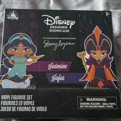 Vinyl figure set