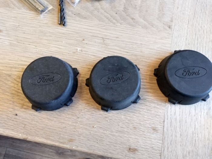 Centre wheel caps