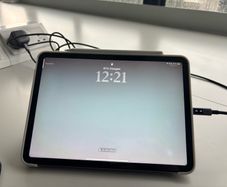 IPad Air M1 256gb -Great Condition