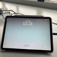 IPad Air M1 256gb -Great Condition