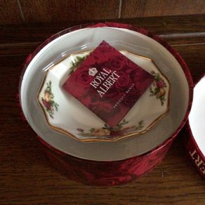 Royal Albert Country roses small pin dish / tray in box  Gift