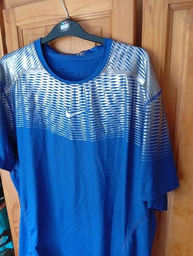 Nike running t shirt XXL