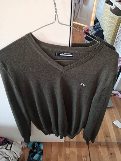 J Lindeberg v neck jumper