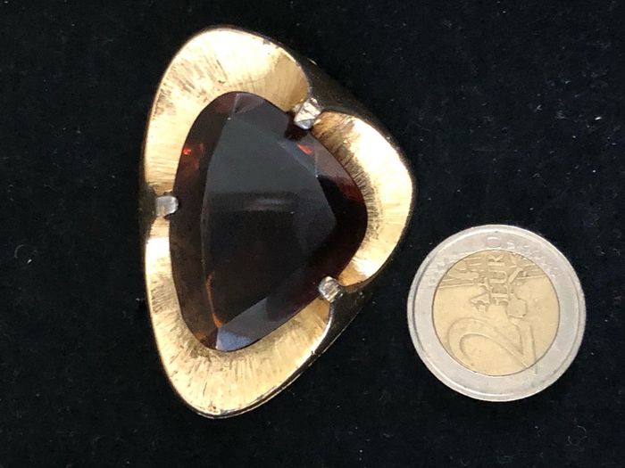 brooch