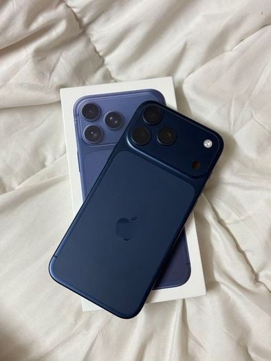 Apple iPhone 17 Pro Max 256GB in Deep Blue