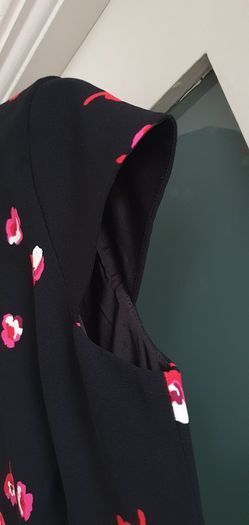 Kate Spade black falling floral ruffle detail dress with pink/red petals Sz 4 (Fit 10 UK) - Rrp 398 Dollars