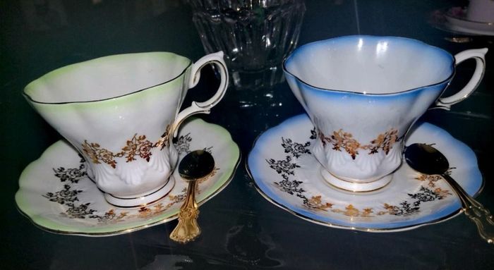 2 beautiful Royal Albert cup and saucer