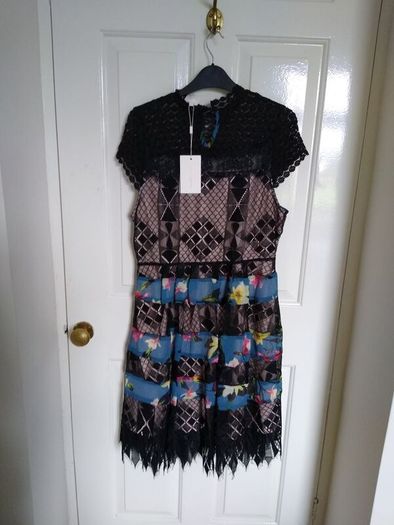 Party dress size M New with tags