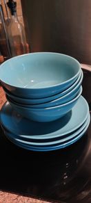 plates and bowls