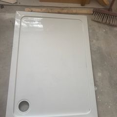 White shower tray