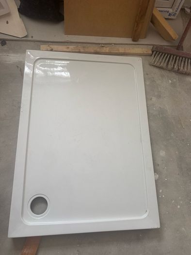 White shower tray