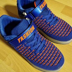 Boys Girls shoes with lights and roll