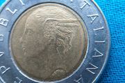 Vintage 1992 Italy 500 lire coin. Quirinale. Production Error.