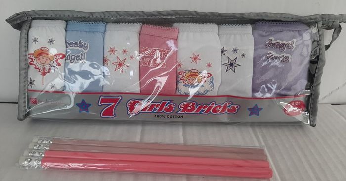New unopened chids 7 pack underwear