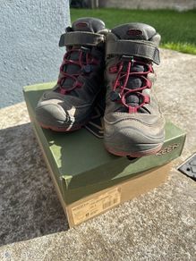 Keen hiking boots boys