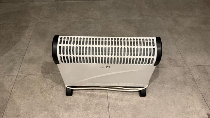 2000W Electric Convector Heater with Adjustable Thermostat - Perfect Condition
